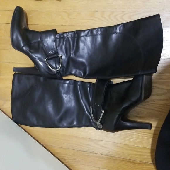 Boots - Picture 4 of 4